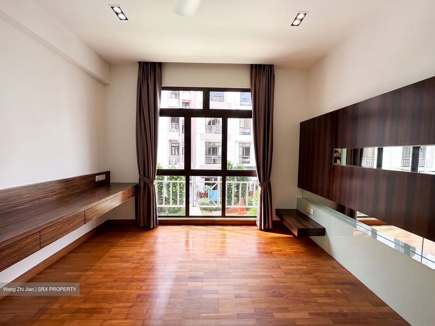 Seletaris (D27), Condominium #570434831